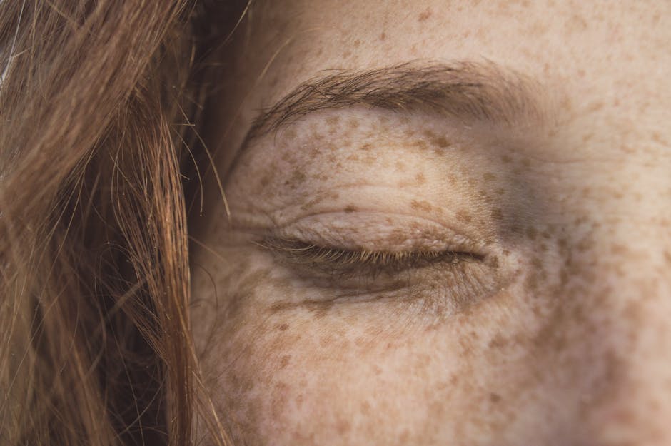 Eyelid cleanser benefits: essential eye care for canadian consumers